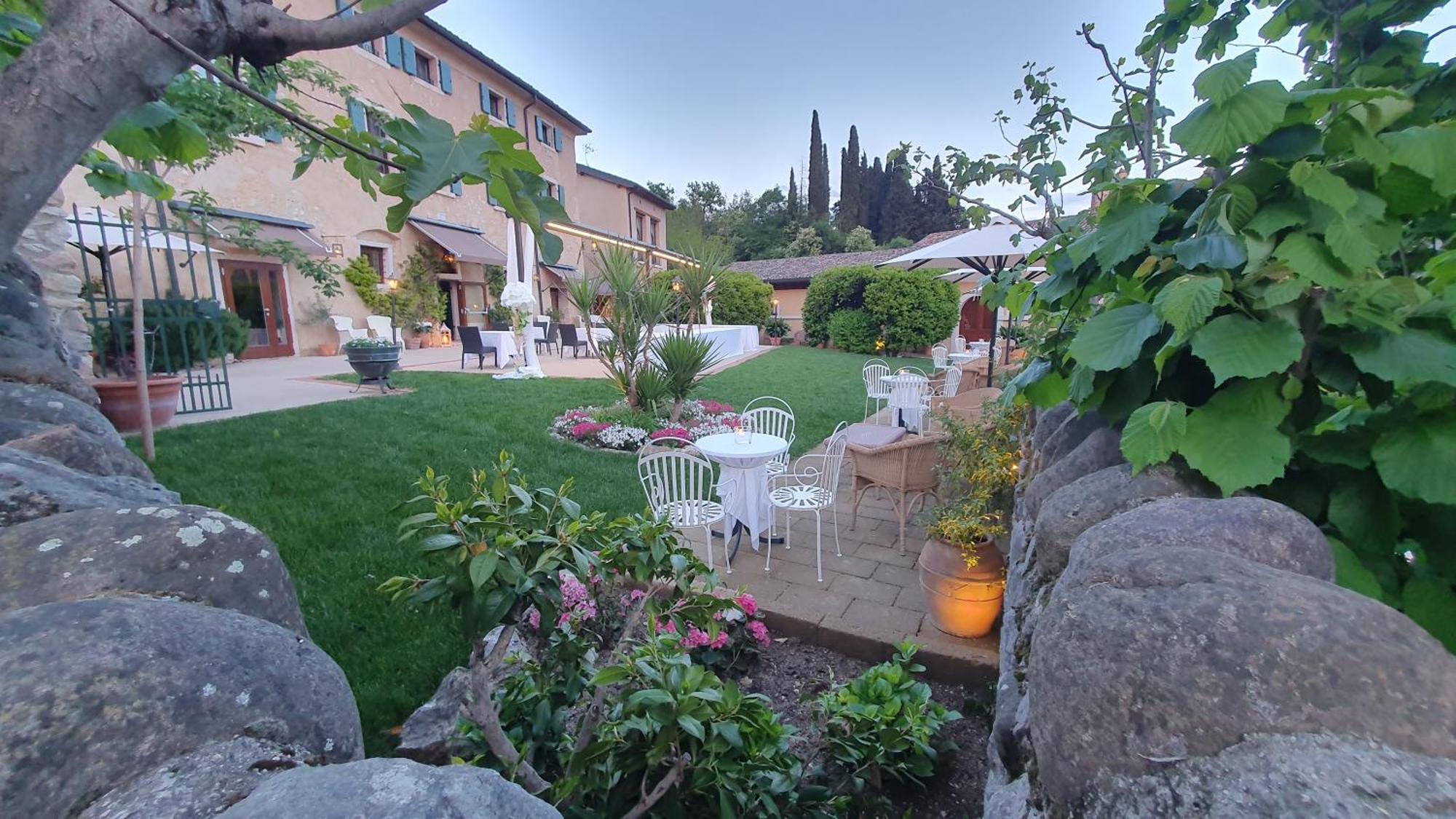 Resort Locanda San Verolo Boutique Hotel コステロマーノ エクステリア 写真