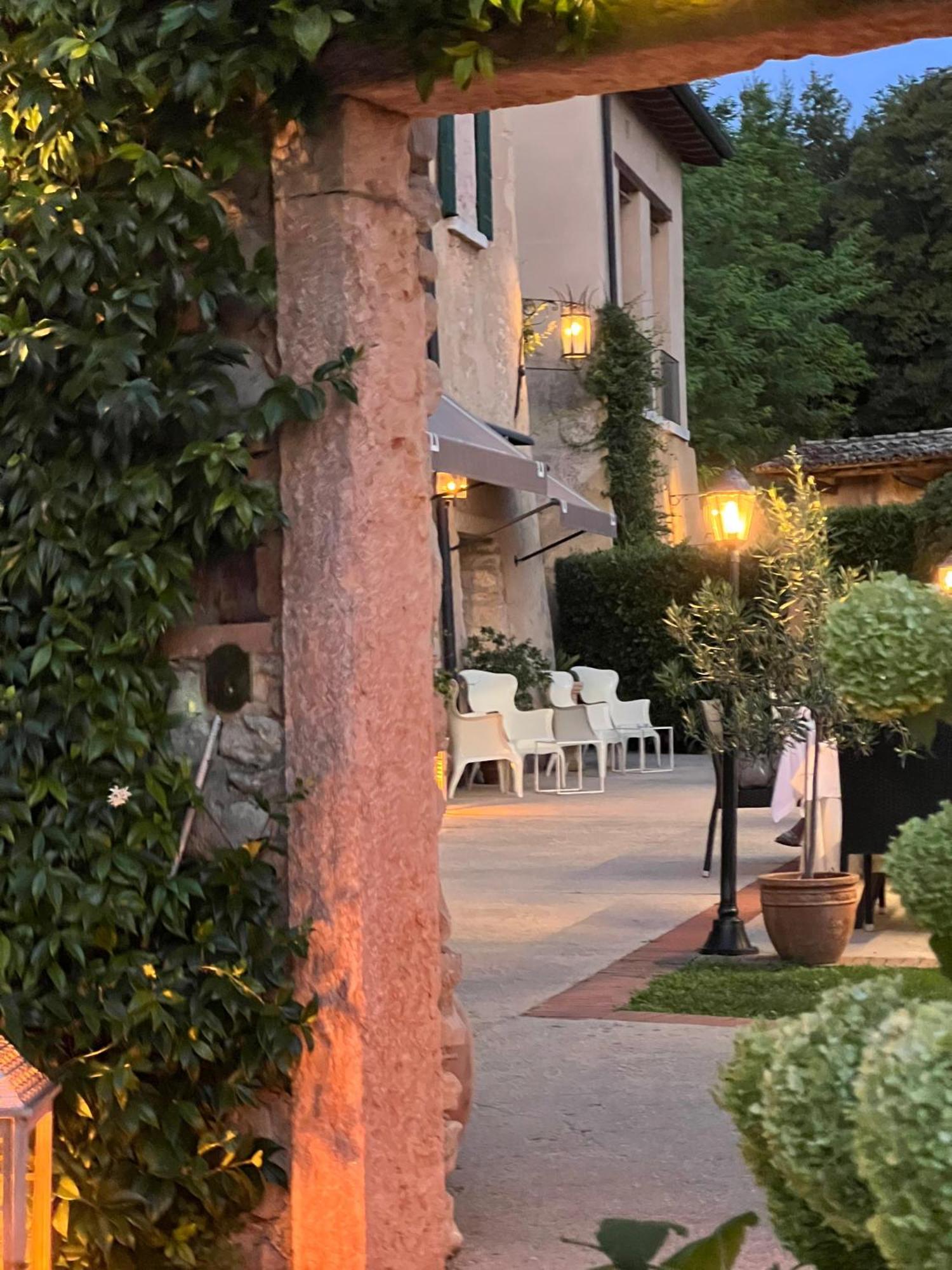 Resort Locanda San Verolo Boutique Hotel コステロマーノ エクステリア 写真