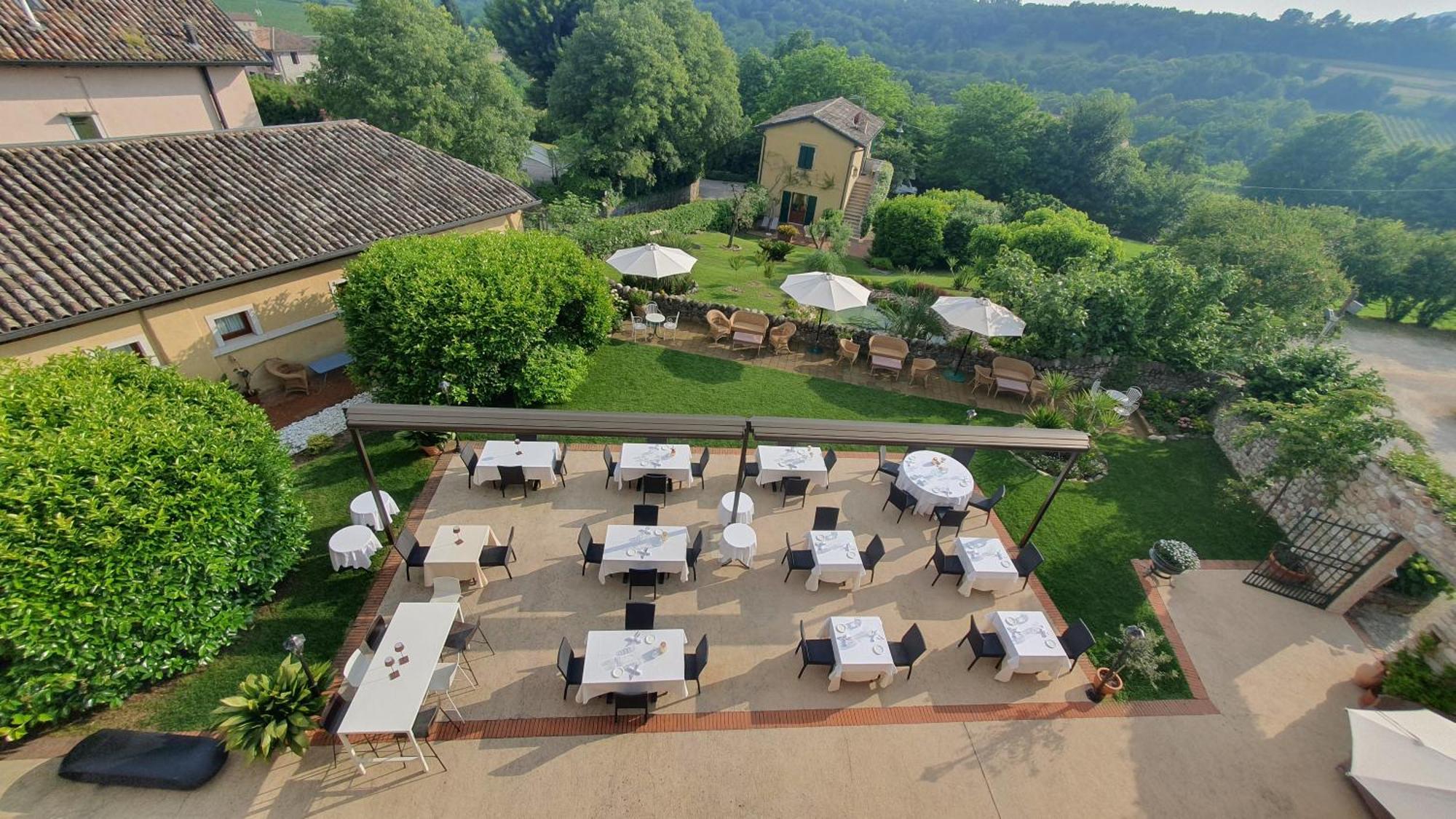 Resort Locanda San Verolo Boutique Hotel コステロマーノ エクステリア 写真