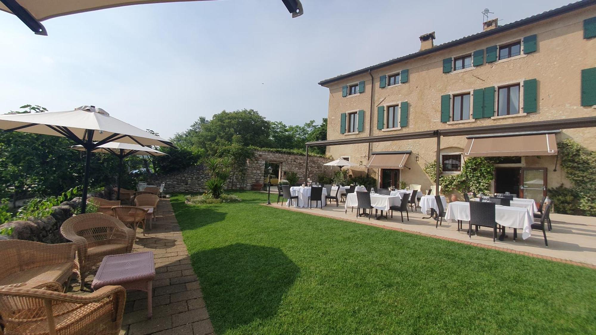 Resort Locanda San Verolo Boutique Hotel コステロマーノ エクステリア 写真
